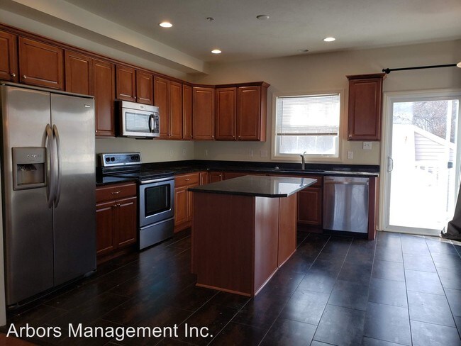 Building Photo - 3 br, 3.5 bath House - 2800 Jane Street
