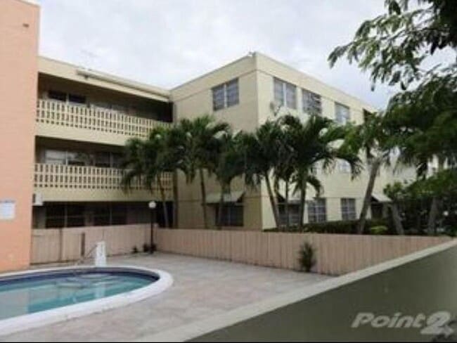Photo - 1821 NE 168th St Townhome