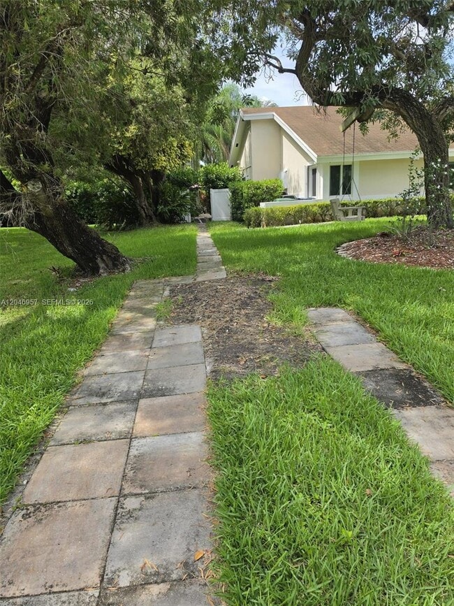 Foto del edificio - 9760 SW 148th St