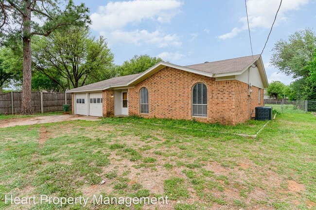 Building Photo - 3 br, 2 bath House - 3911 W Sublett Rd