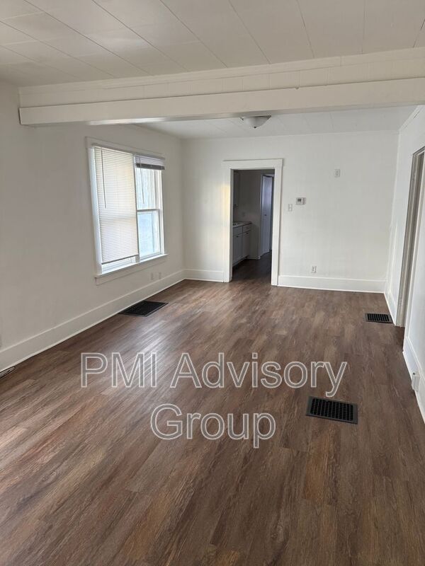 Foto del edificio - 1827 NW Tyler St