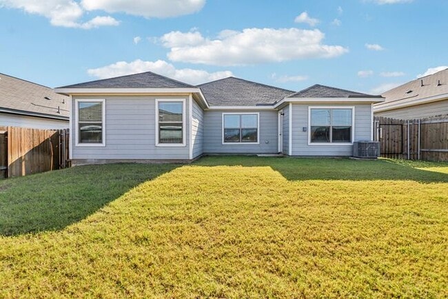 Building Photo - 3905 Crown Ct