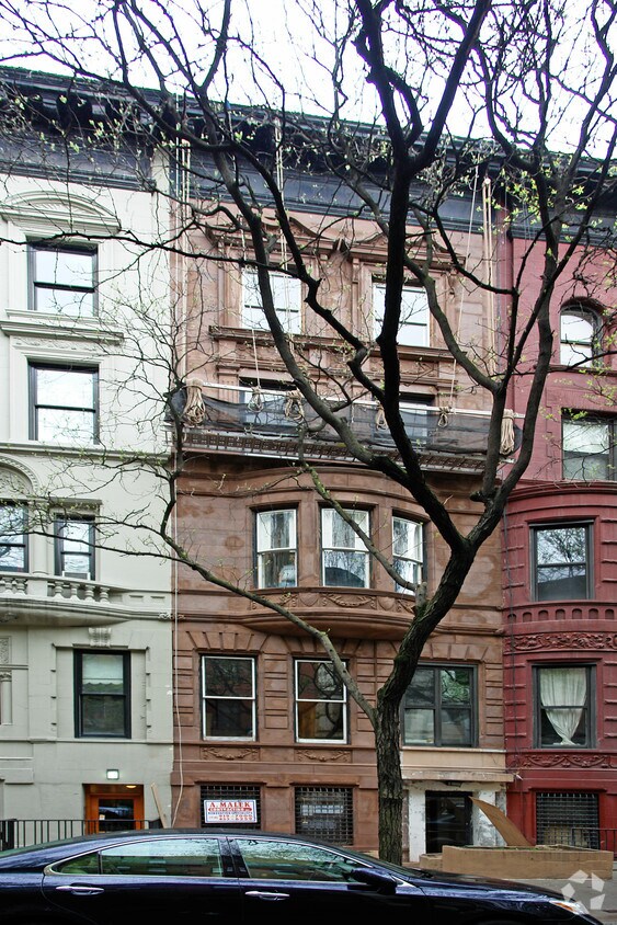 Building Photo - 26 W 87th St