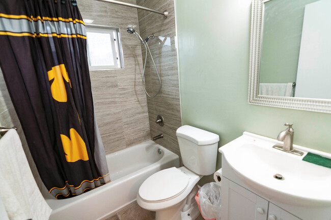 Building Photo - Available June 1st - Updated 2/1 in Cambrian