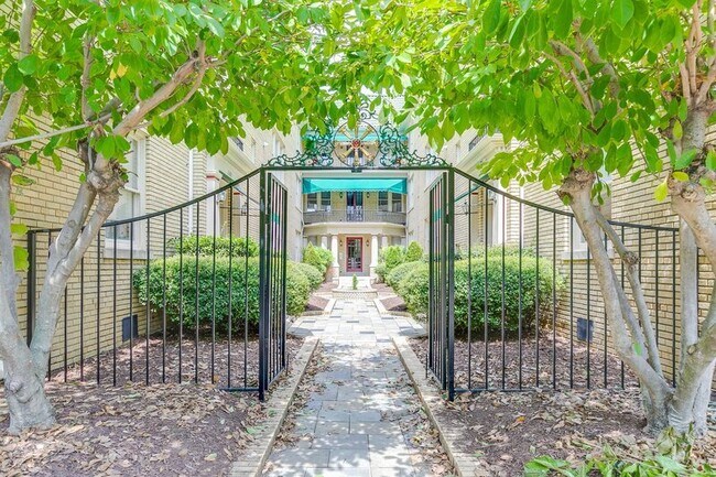 Foto del edificio - 2606 Monument Ave