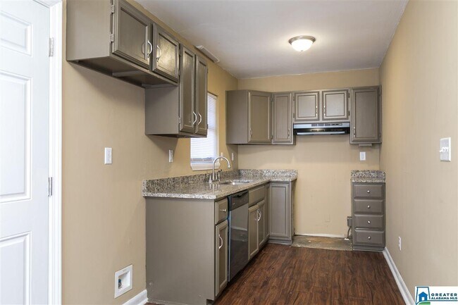 Building Photo - 2306 Spencer Ln