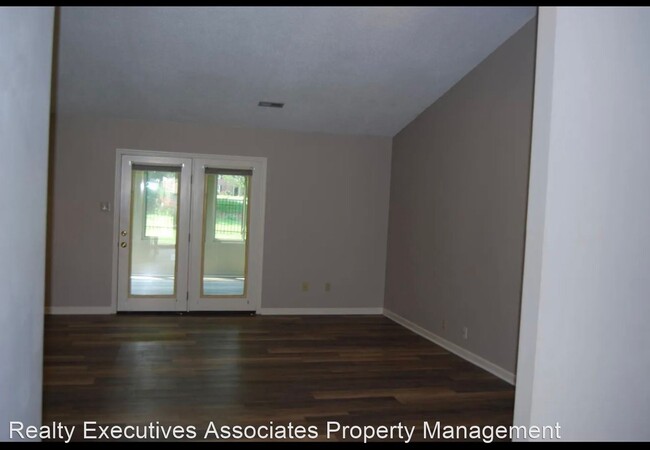 Building Photo - 3 br, 2 bath House - 8732 Shoreham Boulevard