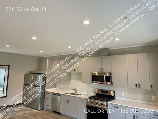 Foto del edificio - 716 12th Ave SE