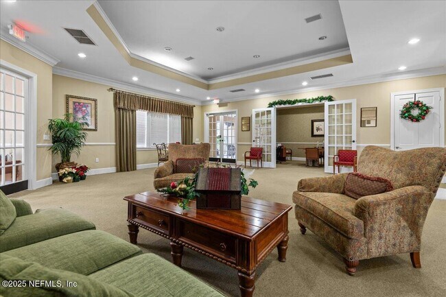 Foto del edificio - 10075 Gate Pkwy N