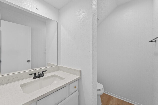 Building Photo - 3223 Deer Valley Dr