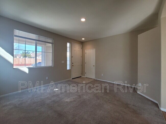 Foto del edificio - 8170 Redford Way