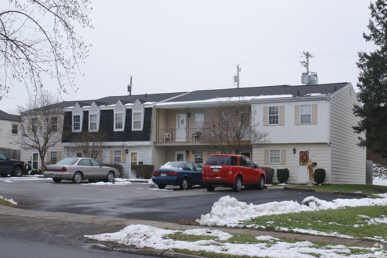 942952 E High St, Bellefonte, PA 16823 Apartments in Bellefonte, PA