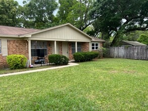 Building Photo - 405 Schubert Drive, Apt C