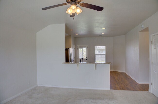 Foto del edificio - Coming Soon! 3 bed/2 bath!