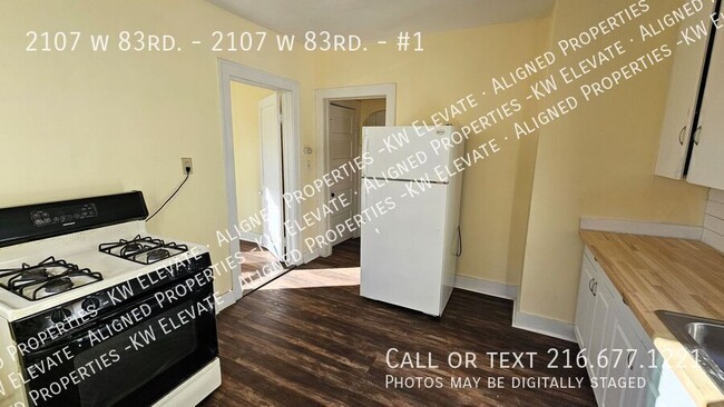 Building Photo - Spacious 3-bedroom, 1-bath apartment!