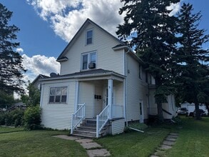 Building Photo - 5 S 63rd Ave W