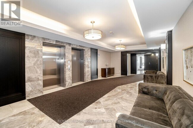 Building Photo - 101-101 Shoreview Pl