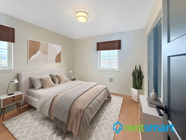 Building Photo - 2405 Arcadia Dr