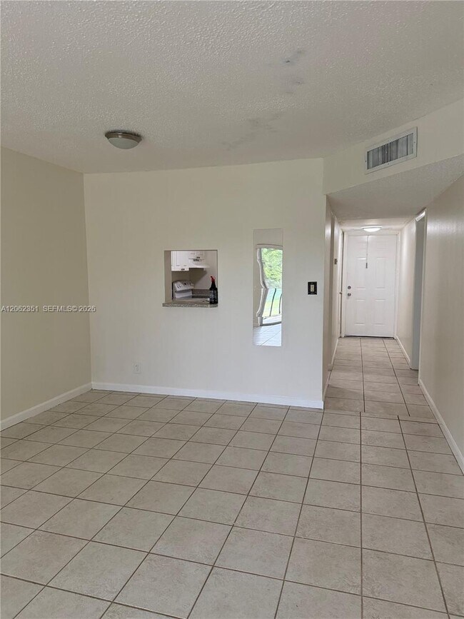 Building Photo - 7825 Fairview Dr