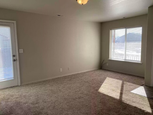 Building Photo - 1124 SE Freedom Cir