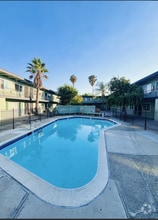 Building Photo - Villa Fairlane