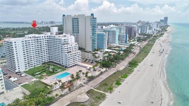 Foto del edificio - 5005 Collins Ave