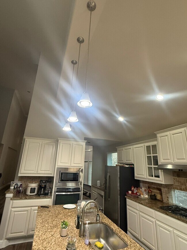 Foto del edificio - 15572 Yarberry Dr