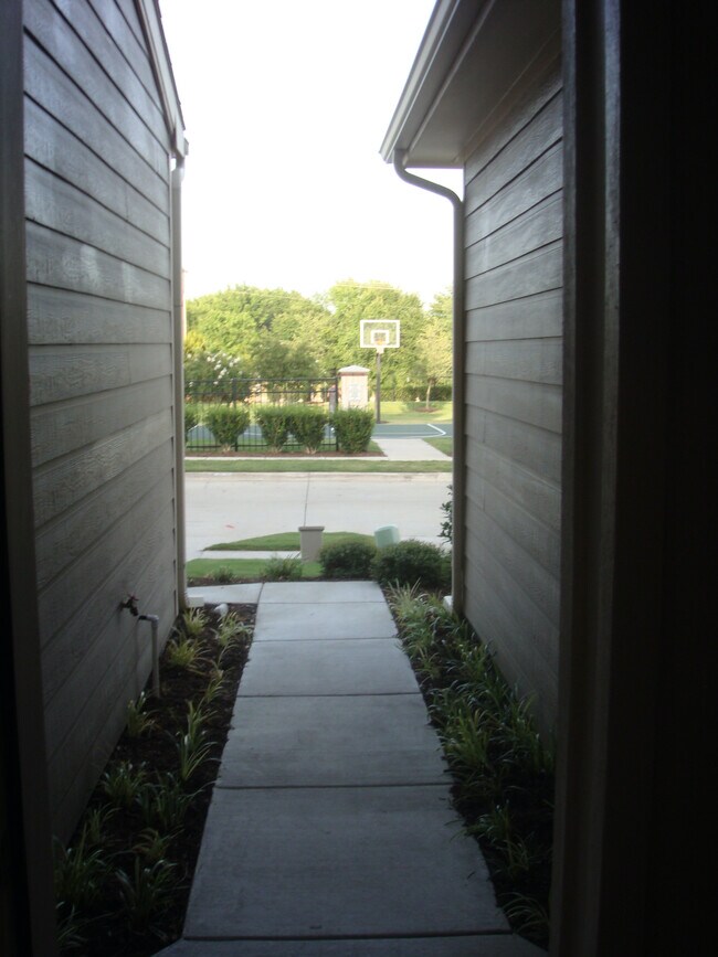 Foto del edificio - 7905 Wendy Ln