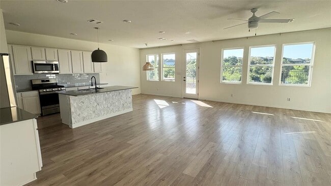 Foto del edificio - 312 Montauk Loop