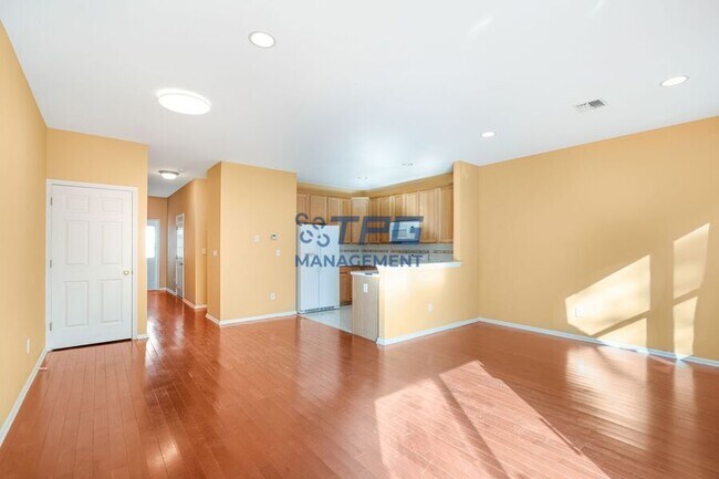 Foto del edificio - 14 Sand Hill Ct