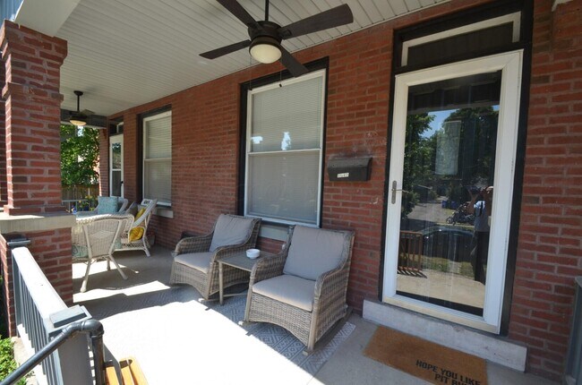 Foto del edificio - 1047 Harrison Ave