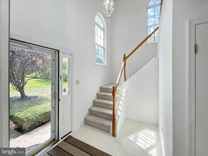 Building Photo - 310 Deer Run Ct