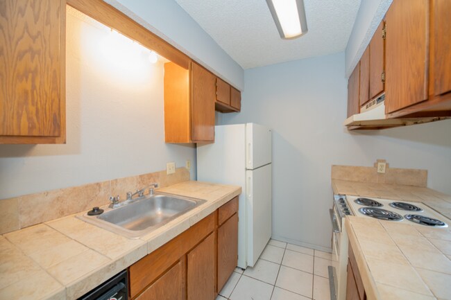 Foto del edificio - 1390 W Wedington Dr