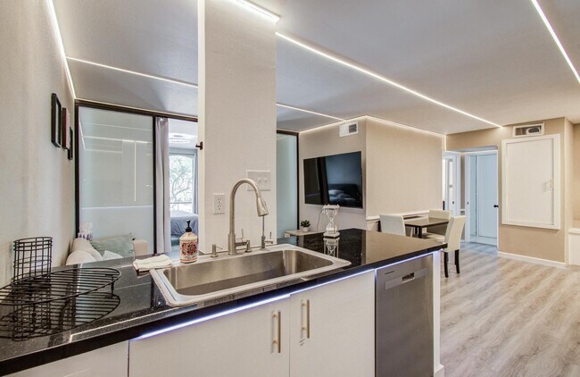 Foto del edificio - 4641 Wild Indigo St