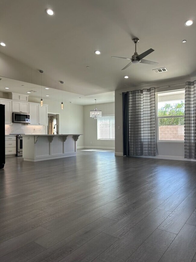Foto del edificio - Please contact Vaughn Realty to set up an appointment, 760-446-6561