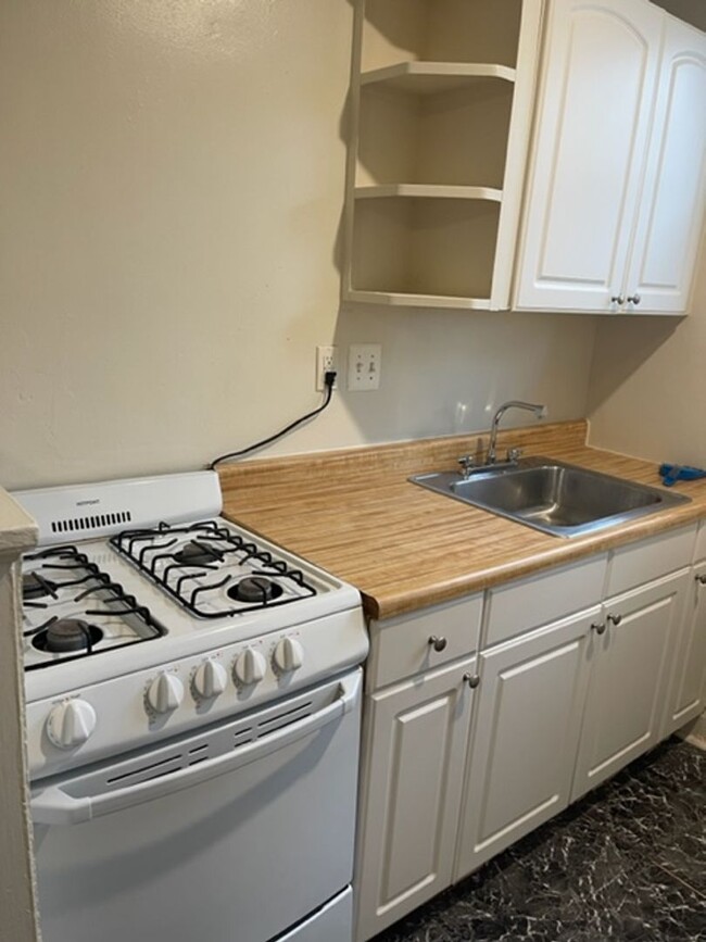 Foto del edificio - Fantastic Frankford Newly Renovated 1 Bedr...
