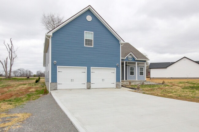 Building Photo - 127 Riverbend Dr