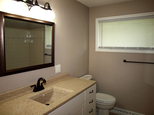 Building Photo - 5551 Thunderbird Cir NW