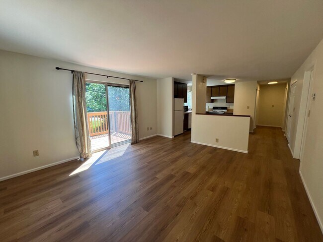 Photo - Two Bedroom Duplex in Port Orchard, Availa... House