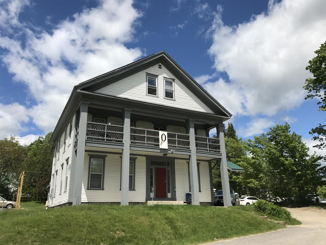 8 Russell St Unit 7A8, Plymouth, NH 03264 Apartment for Rent in