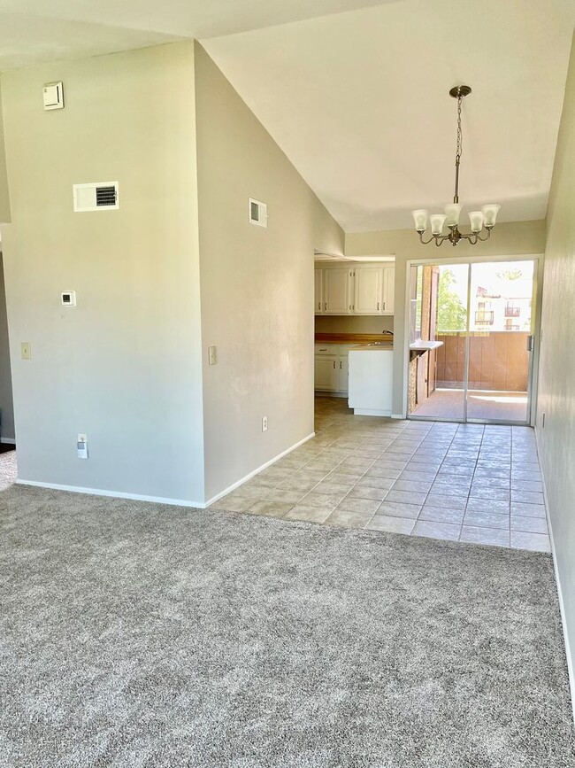 Building Photo - 2 Bedroom/2 Bath Condo Located in Mesa, Cl...