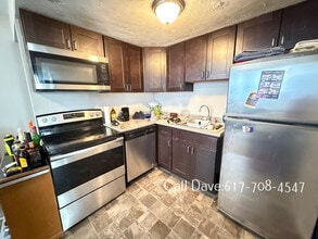 Building Photo - 181 Thorndike St