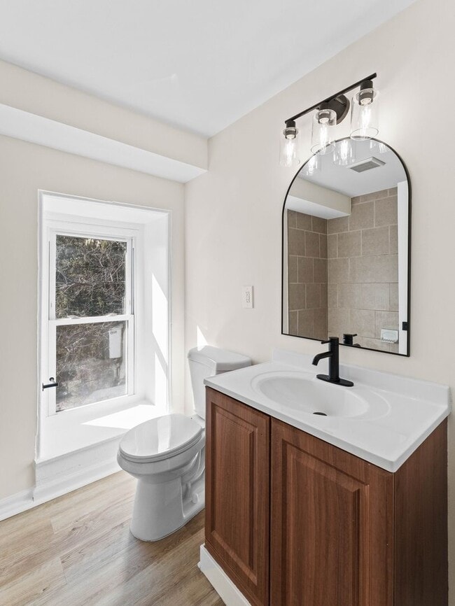 Building Photo - Newly Updated 2nd & 3rd Floor Unit for Rent – Upgraded Kitchen & Bathrooms | Beverly, NJ