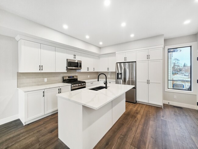 Photo du bâtiment - 2600-2628 28 Ave SW