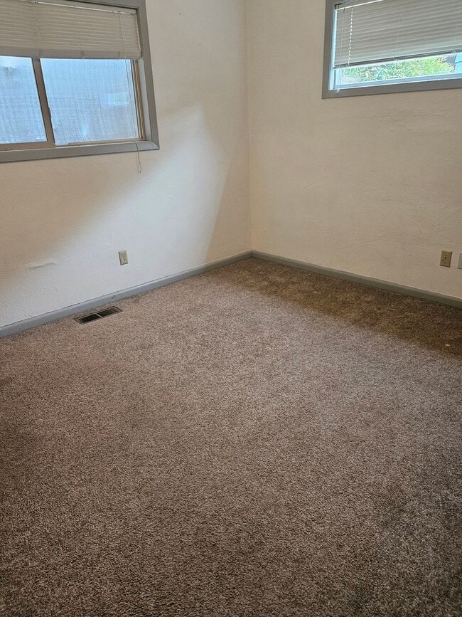 Foto del edificio - Single story