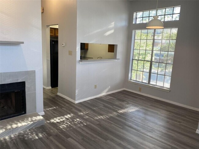 Building Photo - 2811 Rio Grande St