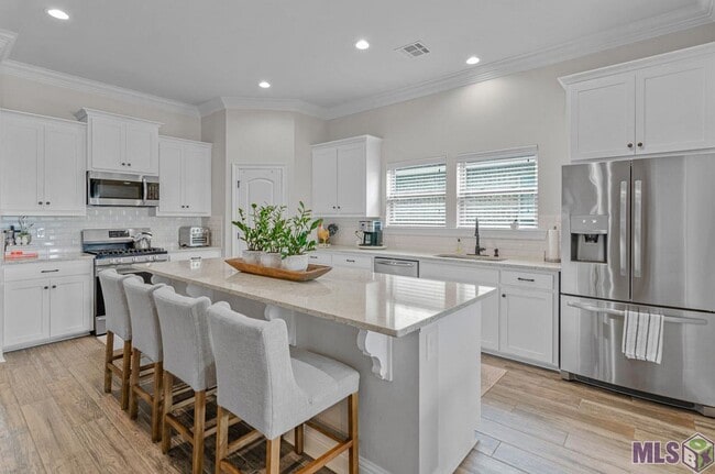 Building Photo - Home For Lease