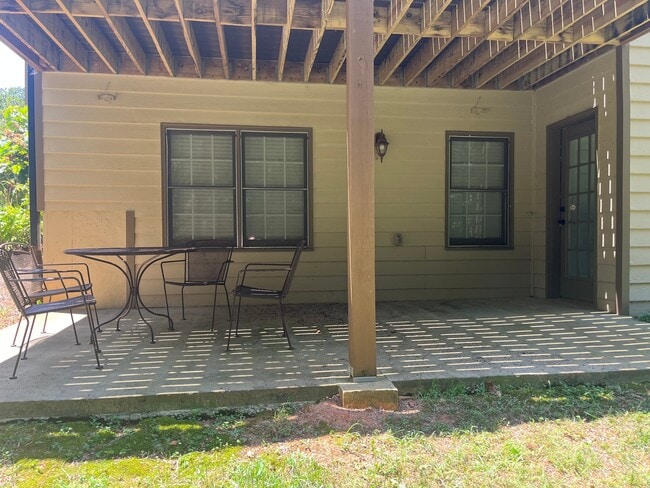 Photo - 5182 Glenstone Ct (Gainesville, GA) Apartment