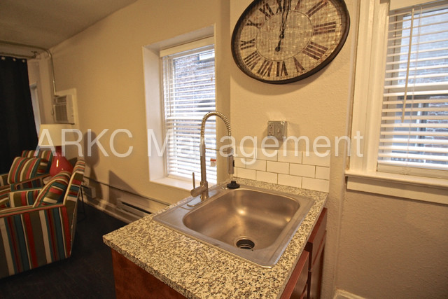 Building Photo - Renovated Apartment | Studios on Broadway