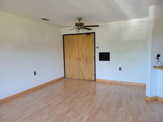 Foto del edificio - 9022 N Park Plaza Ct